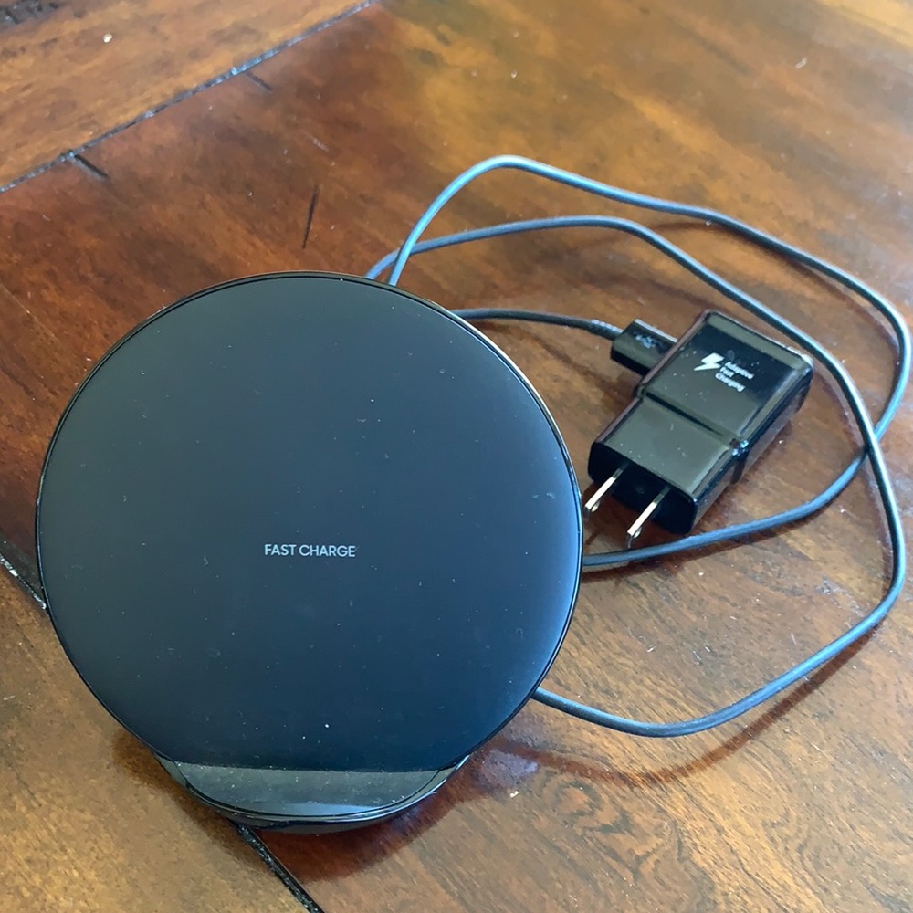 Samsung Fast Charge Charging Stand model EP-N5100